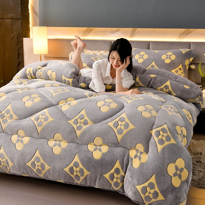 91家纺网 家纺一手货源 找家纺 南北家居 2025新款AB版雪花绒羊羔绒冬被被子被芯 时尚格调