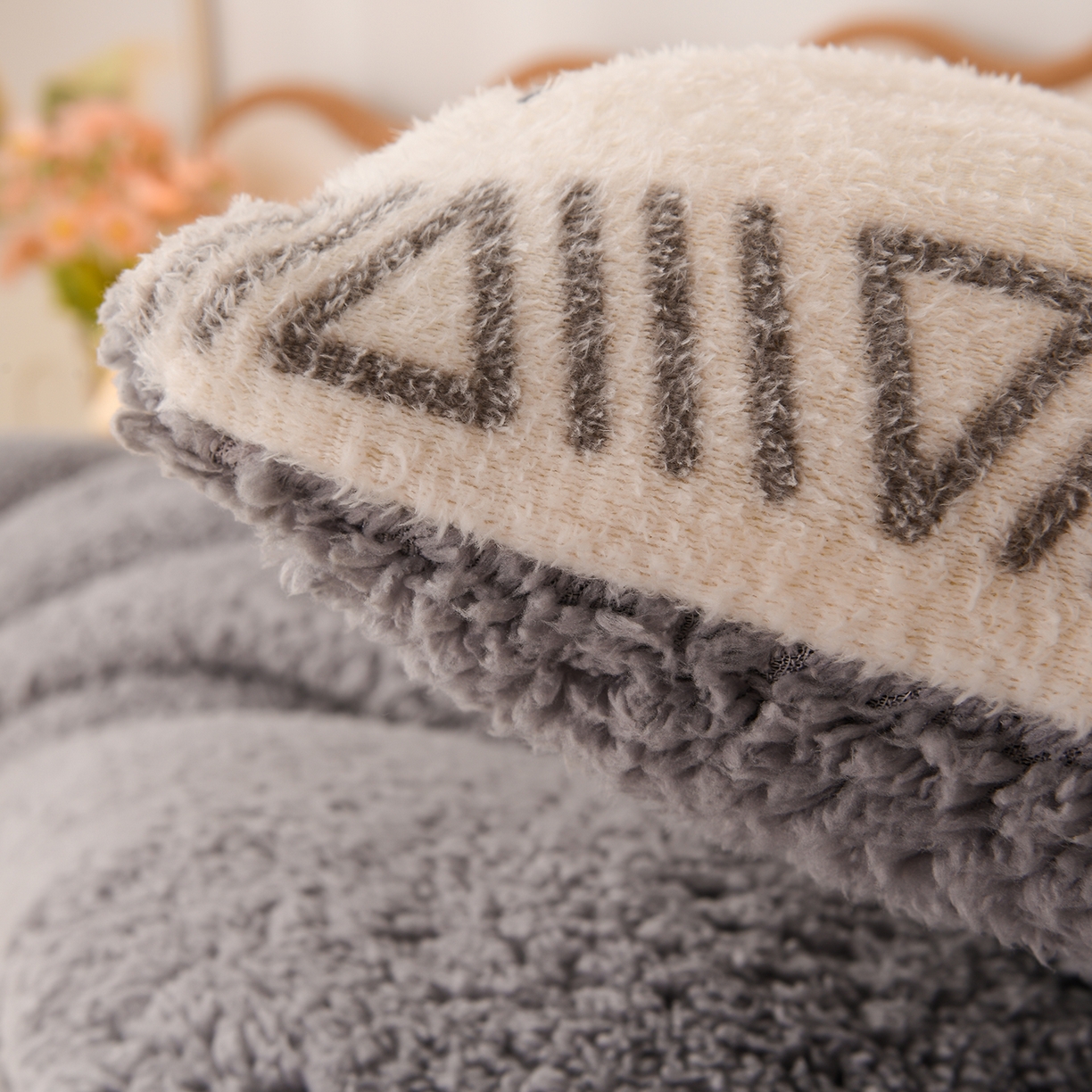 91家纺网 家纺一手货源 找家纺 南北家居 2025新款AB版雪花绒羊羔绒冬被被子被芯 波西米亚