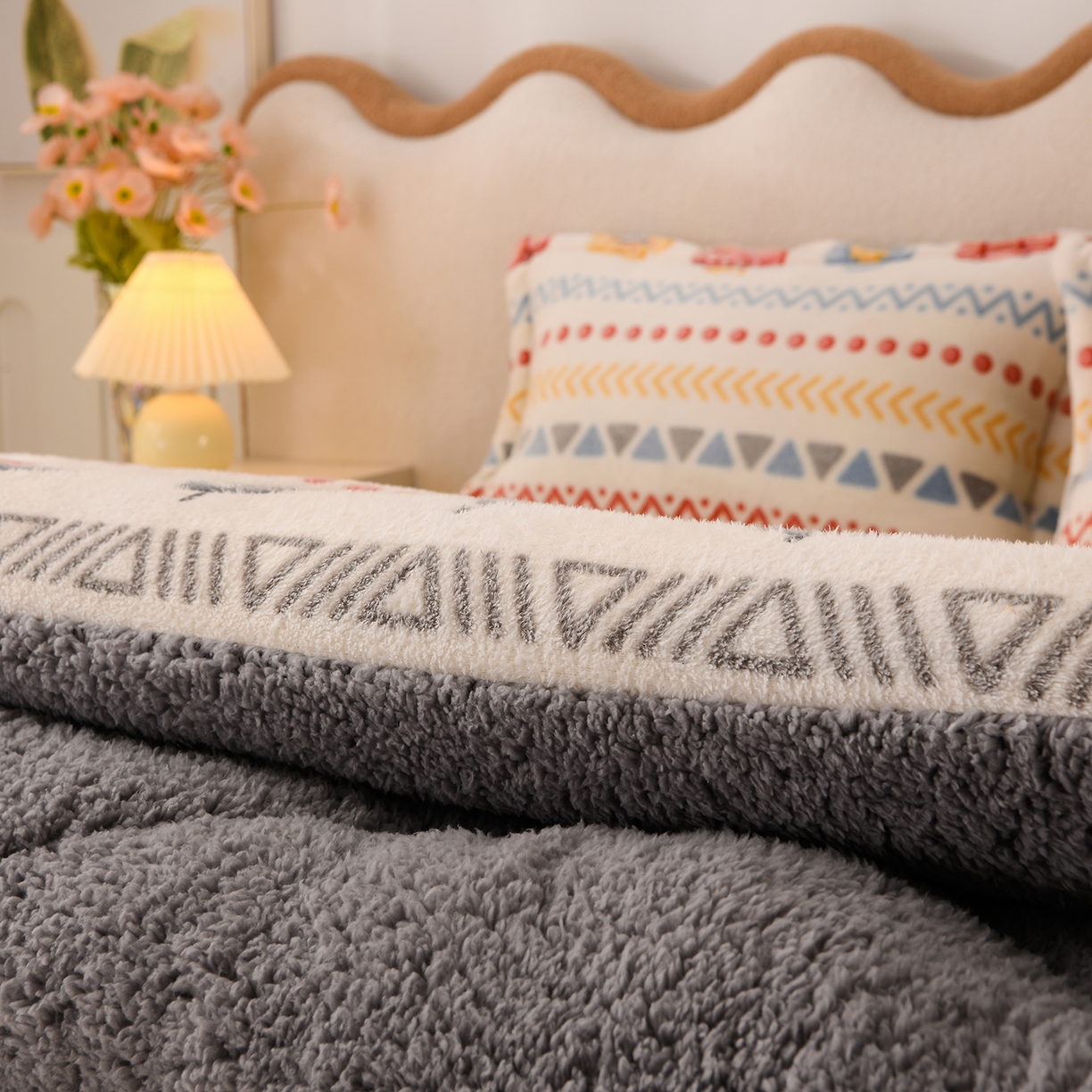 91家纺网 家纺一手货源 找家纺 南北家居 2025新款AB版雪花绒羊羔绒冬被被子被芯 波西米亚