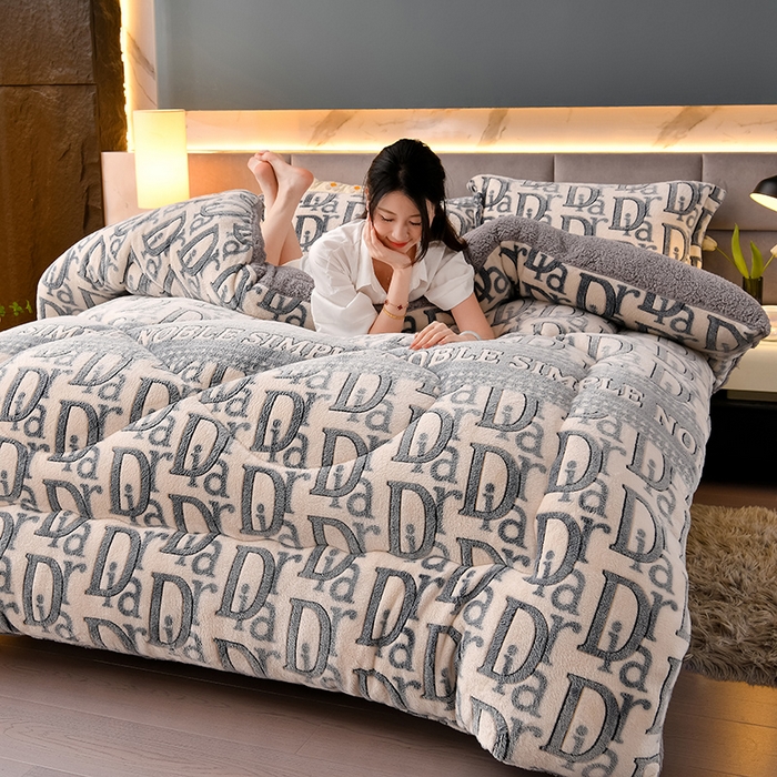 91家纺网 家纺一手货源 找家纺 南北家居 2025新款AB版雪花绒羊羔绒冬被被子被芯 D时代