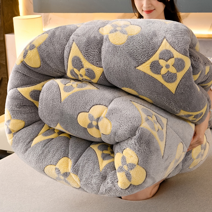 91家纺网 家纺一手货源 找家纺 南北家居 2025新款AB版雪花绒羊羔绒冬被被子被芯 时尚格调