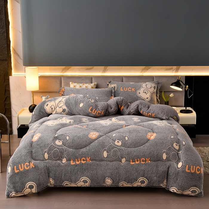 91家纺网 家纺一手货源 找家纺 南北家居 2025新款AB版雪花绒羊羔绒冬被被子被芯 小熊院长