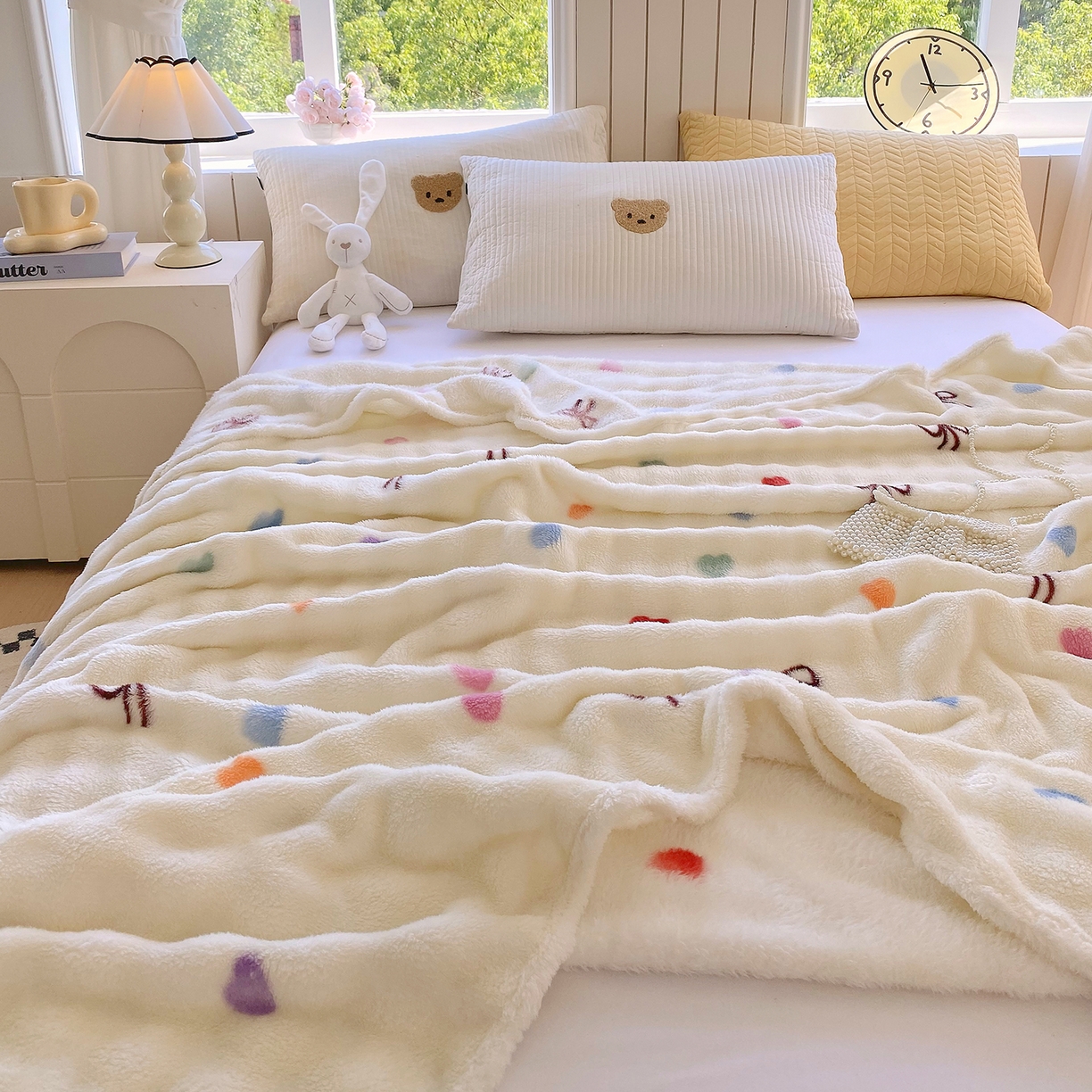 91家纺网 家纺一手货源 找家纺 （总）爱彼家纺 2025秋冬新款高克重简约印花泡泡绒毯多功能毯毛毯毯子