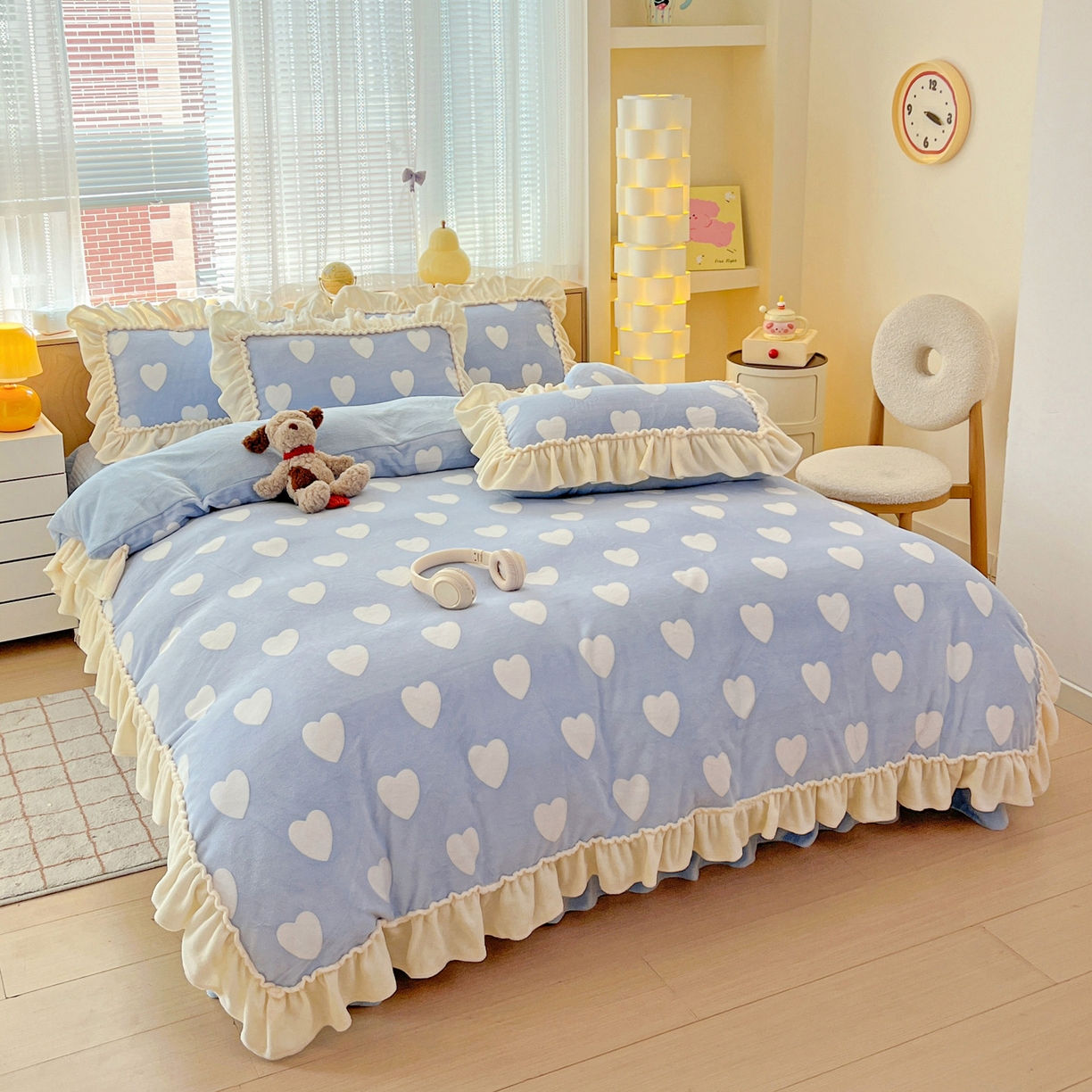 91家纺网 家纺一手货源 找家纺 （总）富米莱（原臻工厂） 2025新款高克重花边款爱心烂花牛奶绒床盖床单四件套-爱心系列