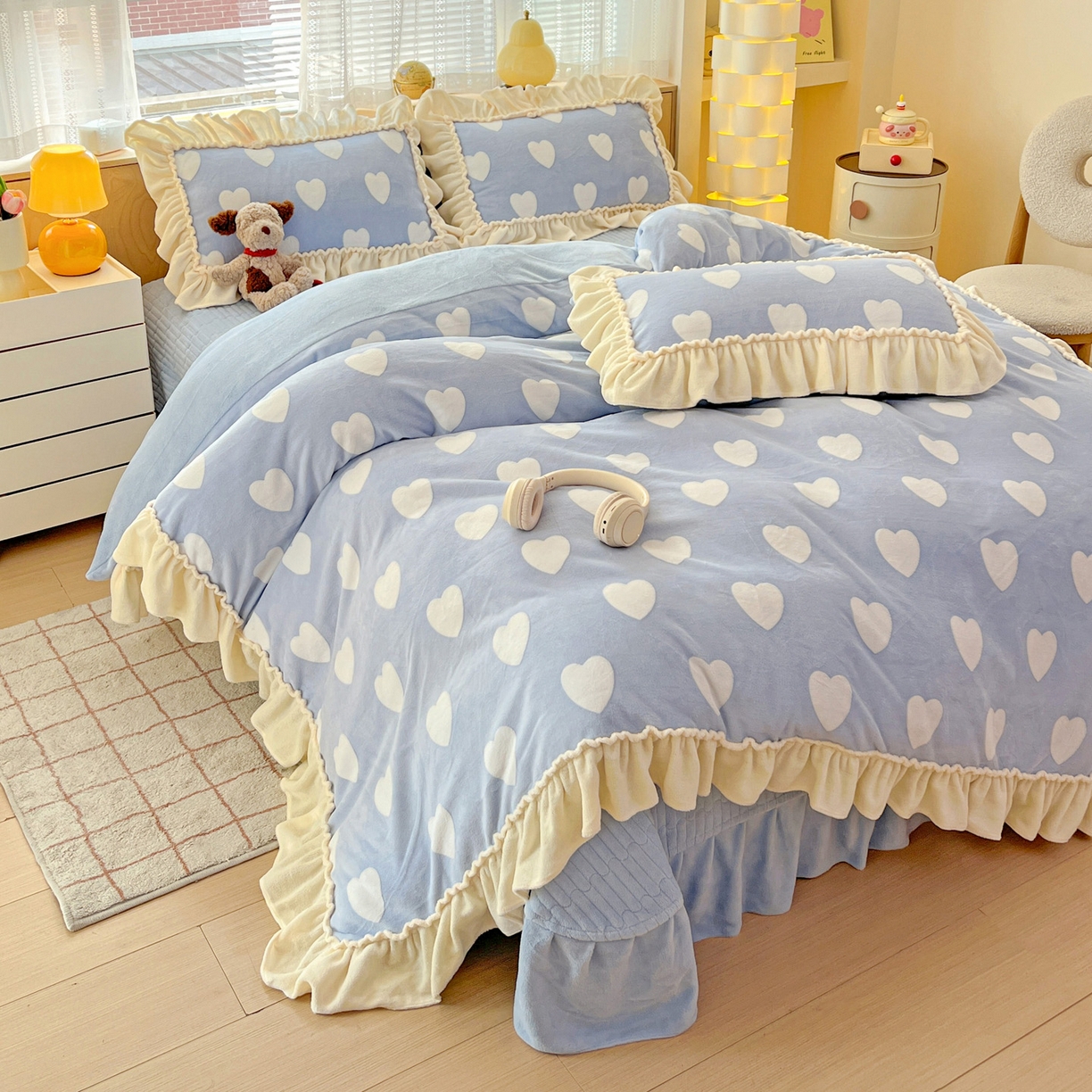 91家纺网 家纺一手货源 找家纺 （总）富米莱（原臻工厂） 2025新款高克重花边款爱心烂花牛奶绒床盖床单四件套-爱心系列