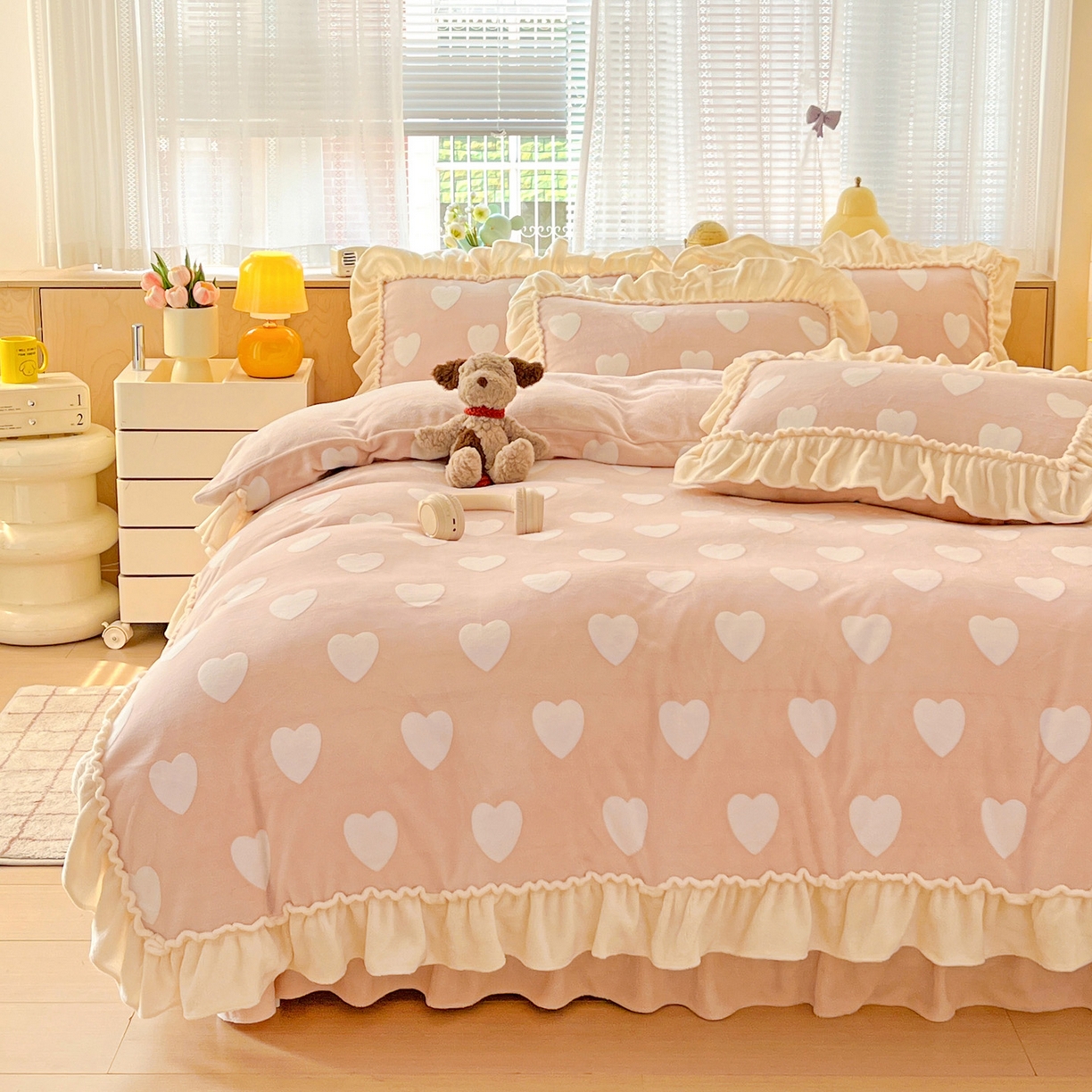 91家纺网 家纺一手货源 找家纺 富米莱（原臻工厂） 2025新款高克重花边款爱心烂花牛奶绒床盖床单四件套-爱心系列 爱心粉