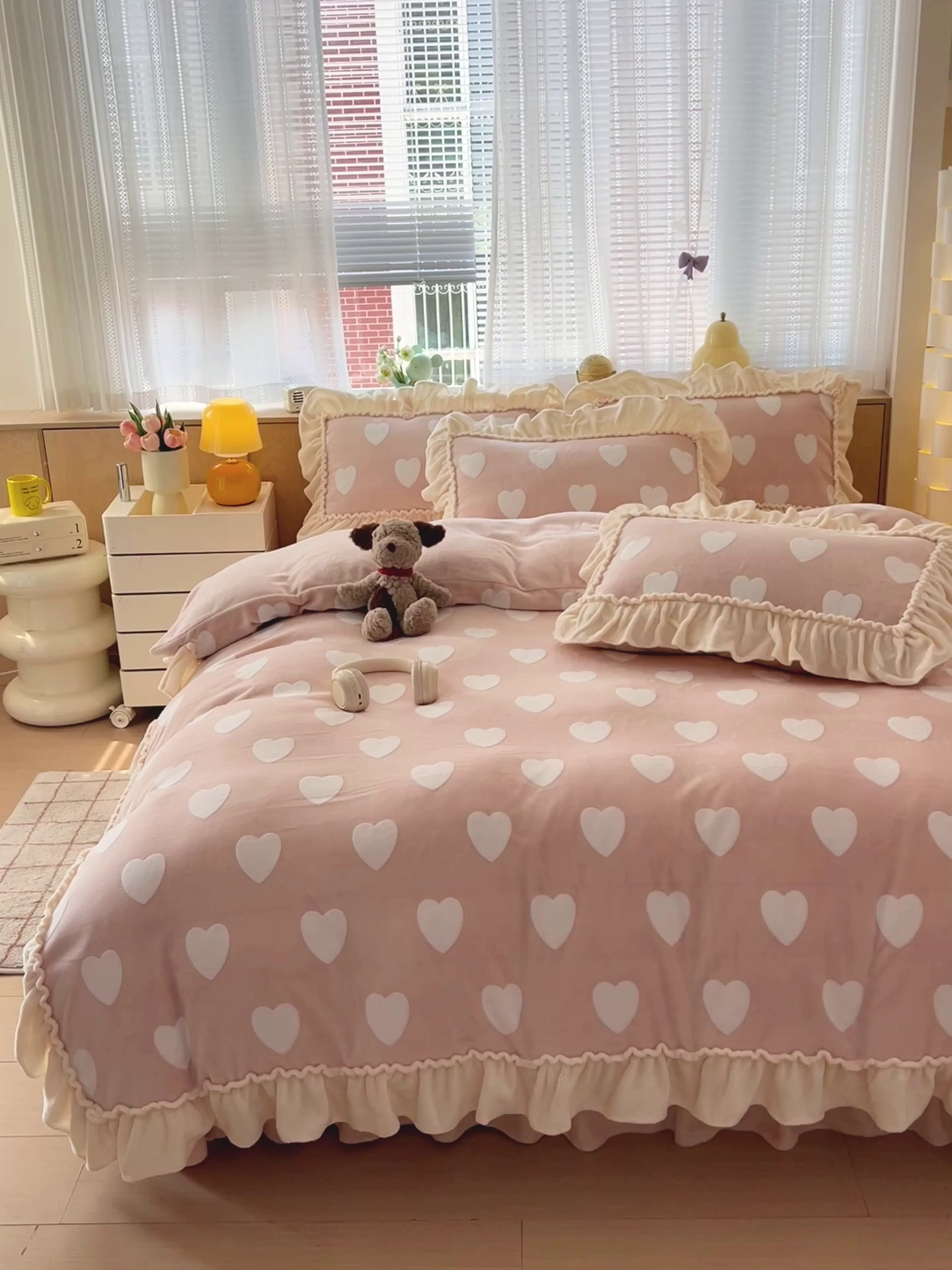 91家纺网 家纺一手货源 找家纺 富米莱（原臻工厂） 2025新款高克重花边款爱心烂花牛奶绒床盖床单四件套-爱心系列 爱心粉