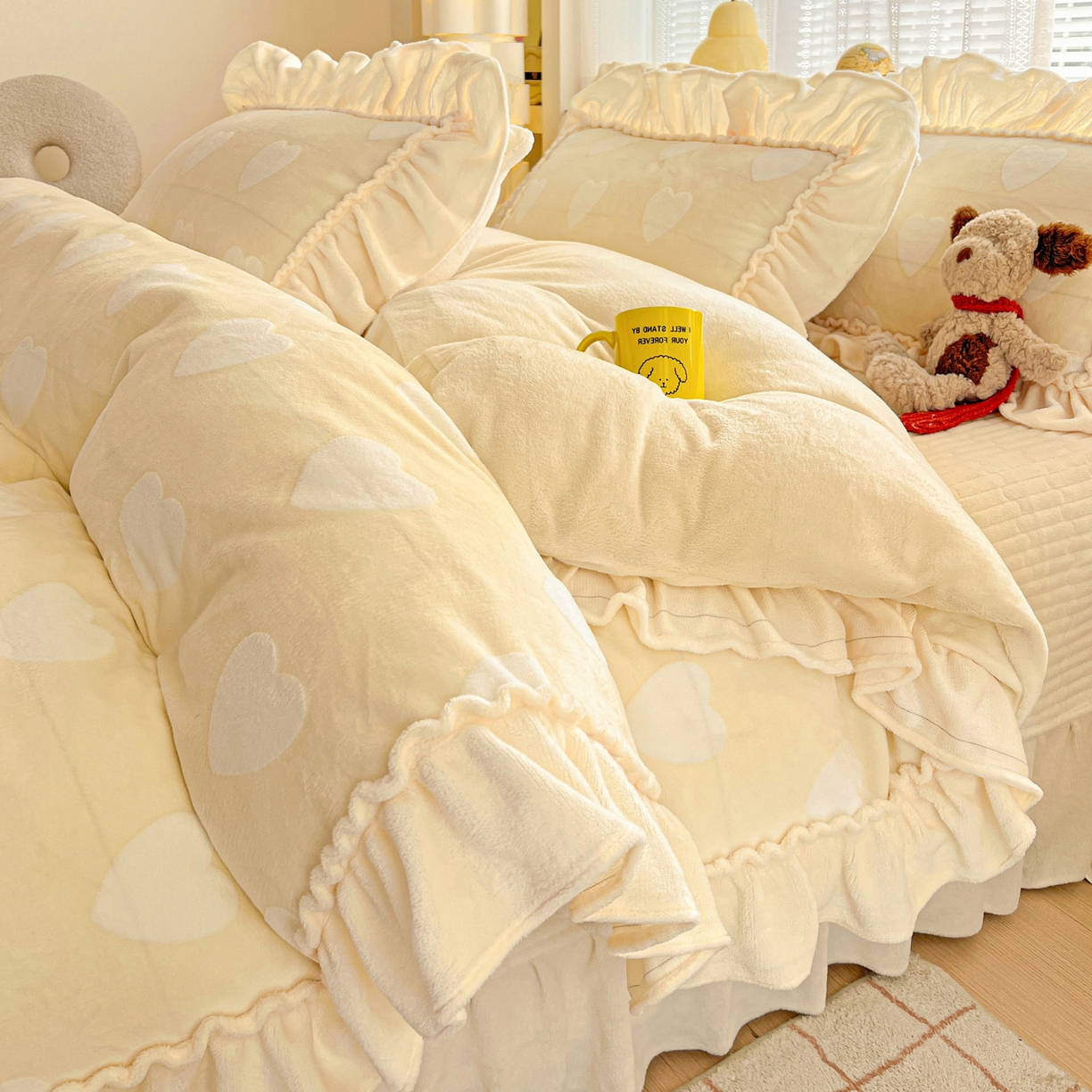 富米莱（原臻工厂） 2025新款高克重花边款爱心烂花牛奶绒床盖床单四件套-爱心系列 爱心黄