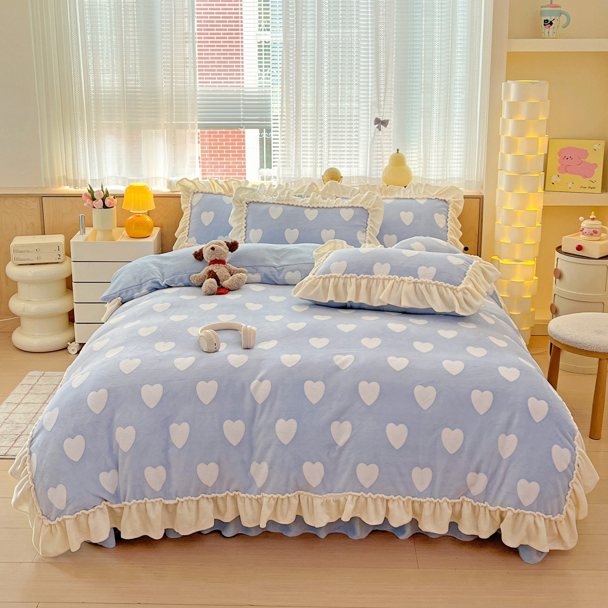 91家纺网 家纺一手货源 找家纺 富米莱（原臻工厂） 2025新款高克重花边款爱心烂花牛奶绒床盖床单四件套-爱心系列 爱心蓝