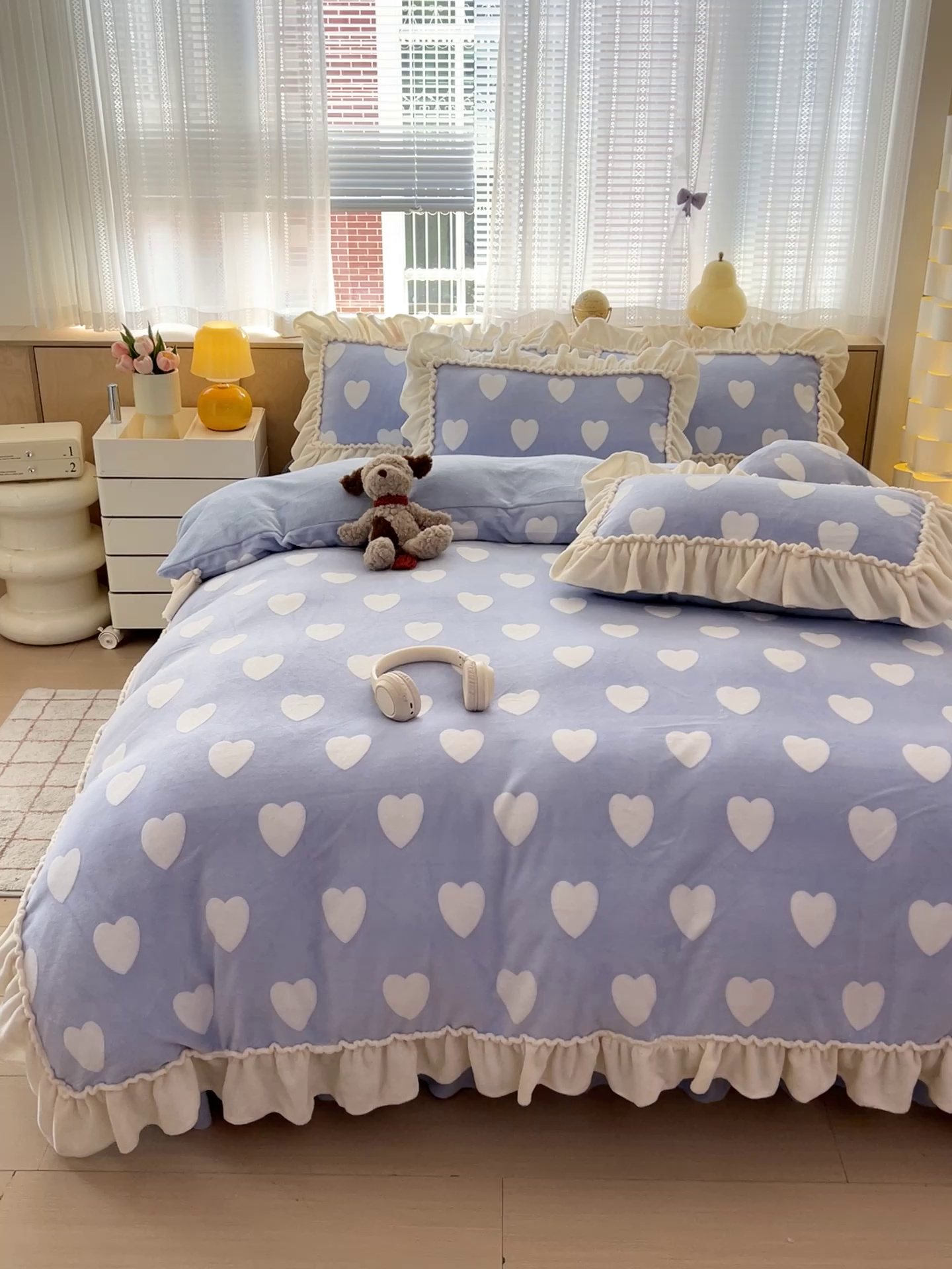 91家纺网 家纺一手货源 找家纺 富米莱（原臻工厂） 2025新款高克重花边款爱心烂花牛奶绒床盖床单四件套-爱心系列 爱心蓝