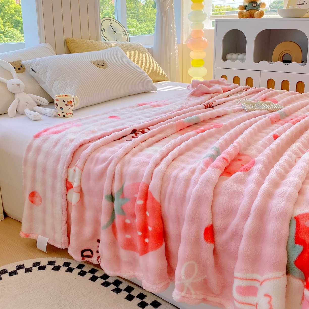 91家纺网 家纺一手货源 找家纺 爱彼家纺 2025秋冬新款高克重简约印花泡泡绒毯多功能毯毛毯毯子 草莓兔