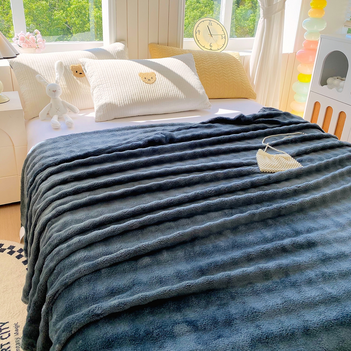 91家纺网 家纺一手货源 找家纺 爱彼家纺 2025秋冬新款高克重简约印花泡泡绒毯多功能毯毛毯毯子 高级灰