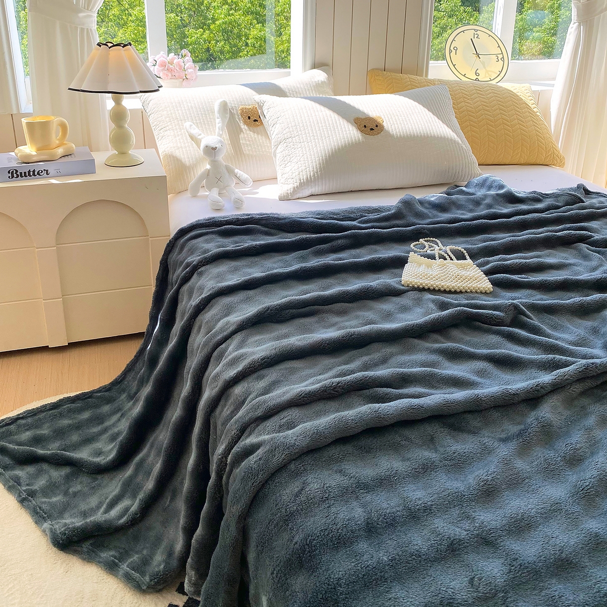 91家纺网 家纺一手货源 找家纺 爱彼家纺 2025秋冬新款高克重简约印花泡泡绒毯多功能毯毛毯毯子 高级灰