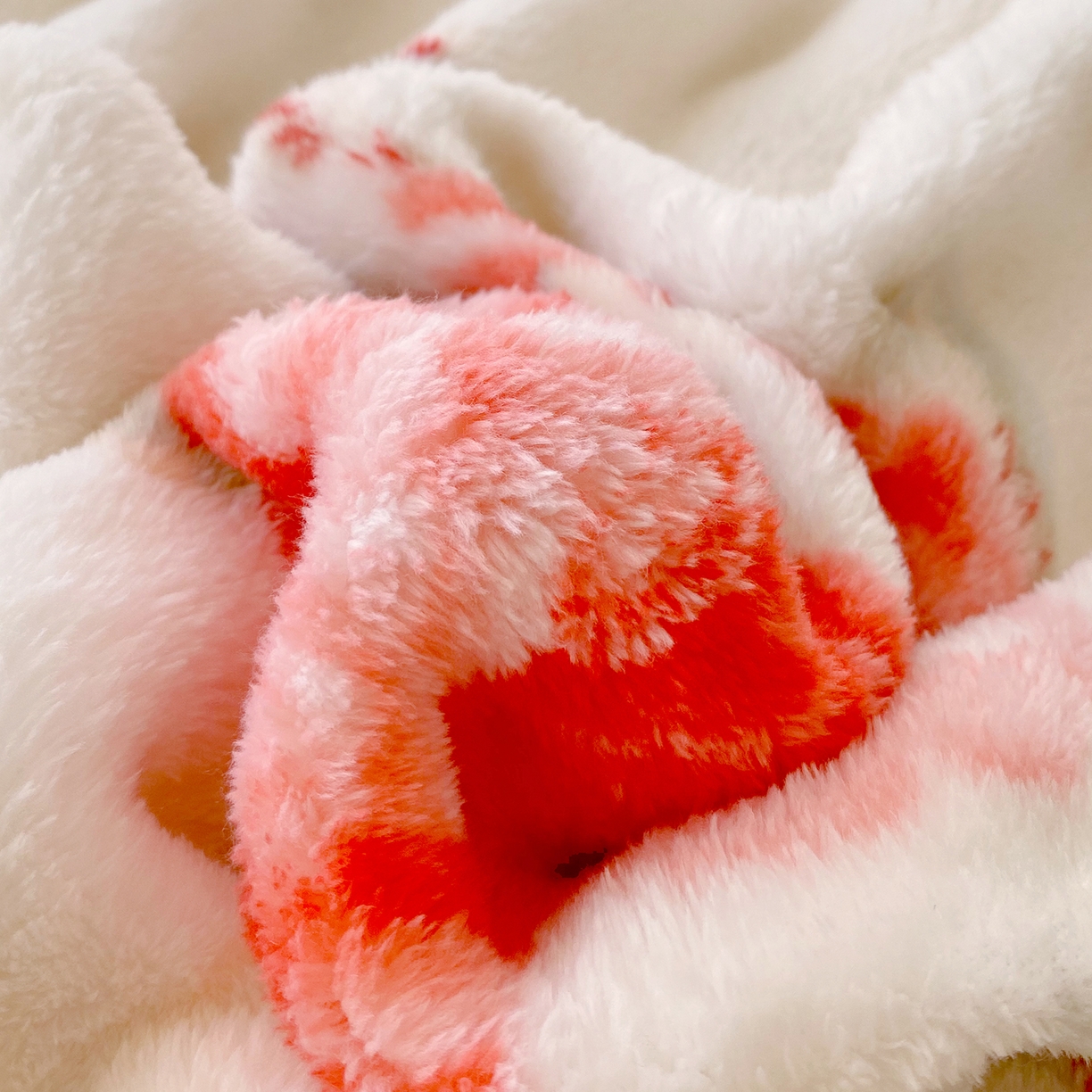 91家纺网 家纺一手货源 找家纺 爱彼家纺 2025秋冬新款高克重简约印花泡泡绒毯多功能毯毛毯毯子 国色天香