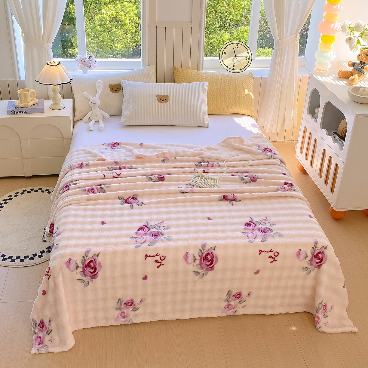 91家纺网 家纺一手货源 找家纺 爱彼家纺 2025秋冬新款高克重简约印花泡泡绒毯多功能毯毛毯毯子 玫瑰情缘