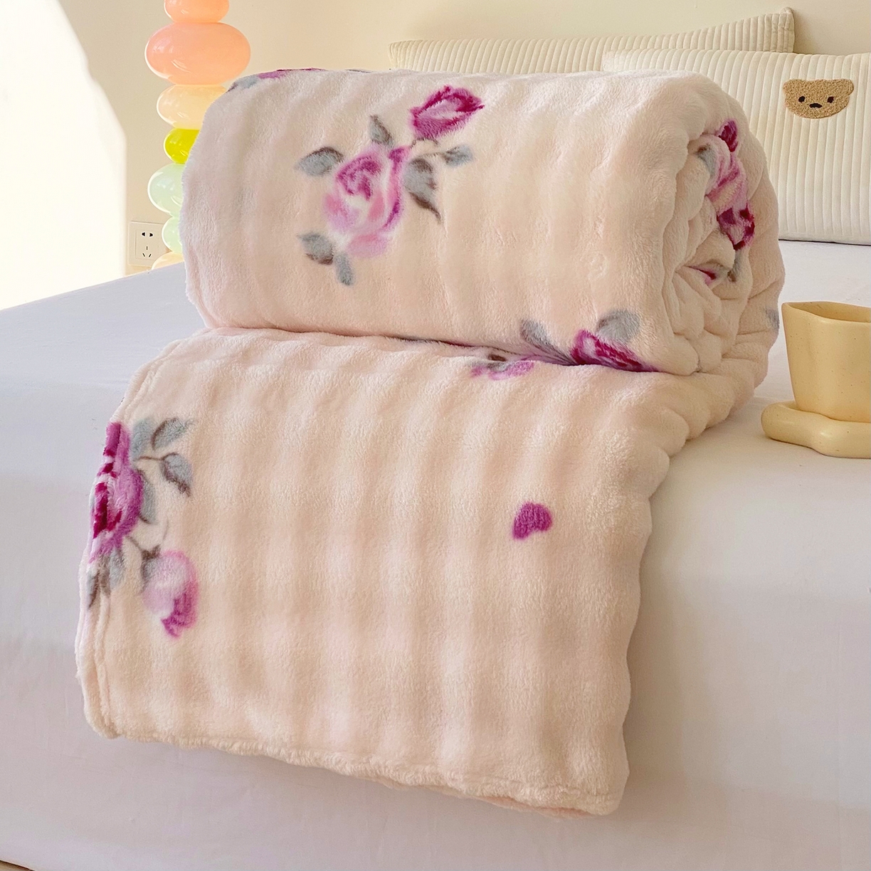 91家纺网 家纺一手货源 找家纺 爱彼家纺 2025秋冬新款高克重简约印花泡泡绒毯多功能毯毛毯毯子 玫瑰情缘