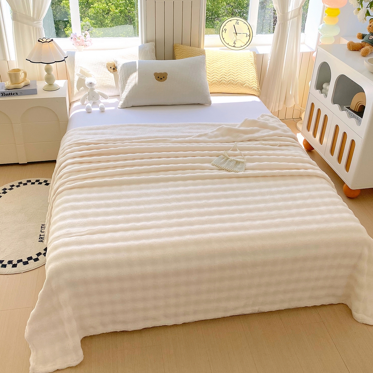 91家纺网 家纺一手货源 找家纺 爱彼家纺 2025秋冬新款高克重简约印花泡泡绒毯多功能毯毛毯毯子 奶白