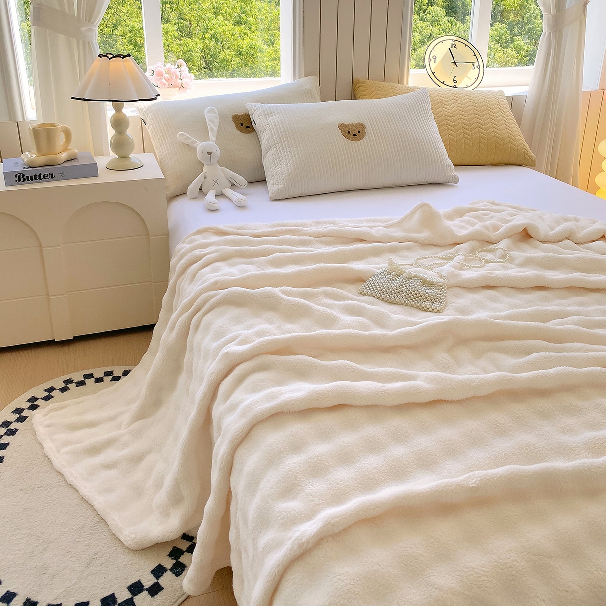 91家纺网 家纺一手货源 找家纺 爱彼家纺 2025秋冬新款高克重简约印花泡泡绒毯多功能毯毛毯毯子 奶白