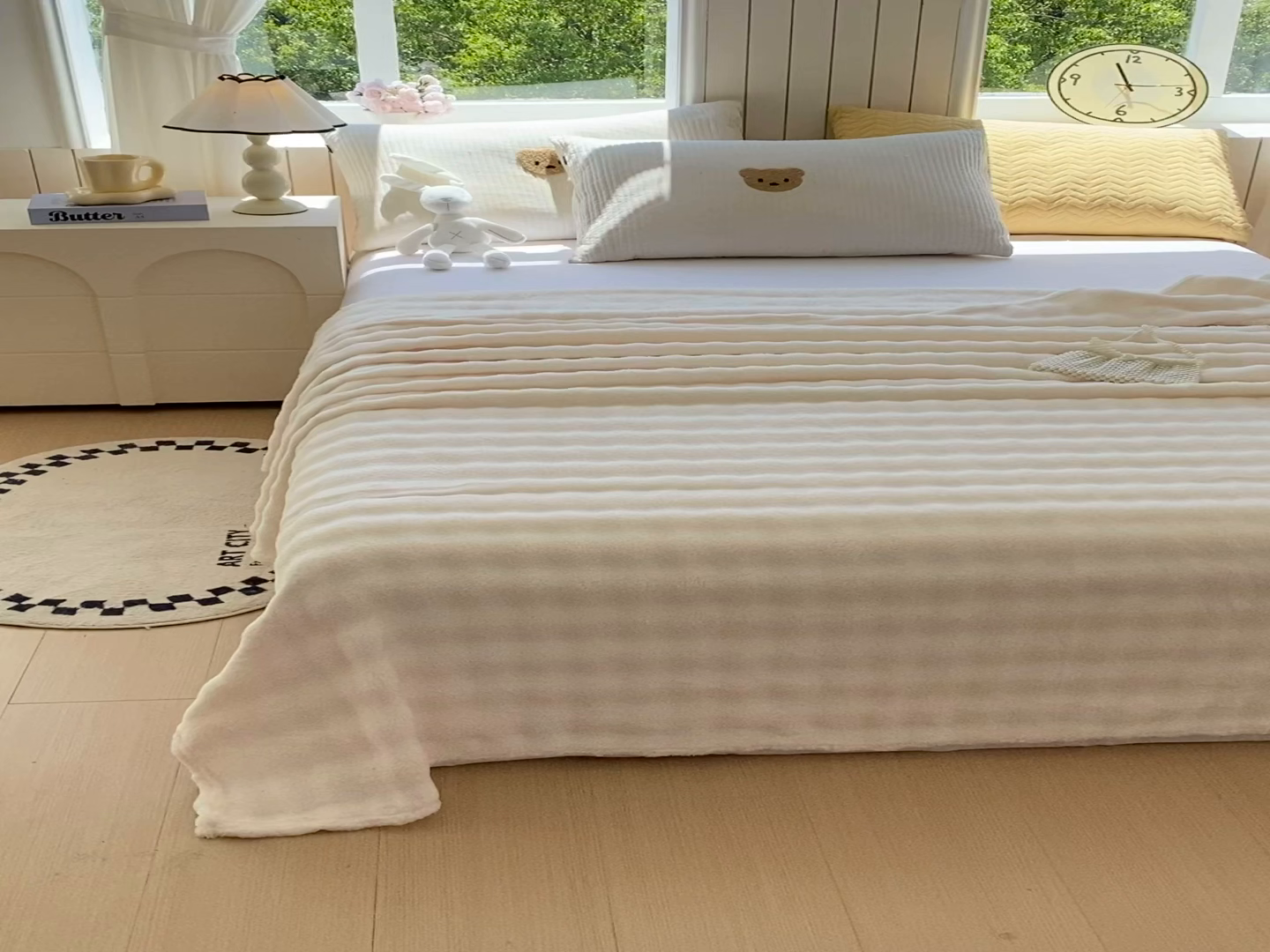 91家纺网 家纺一手货源 找家纺 爱彼家纺 2025秋冬新款高克重简约印花泡泡绒毯多功能毯毛毯毯子 奶白