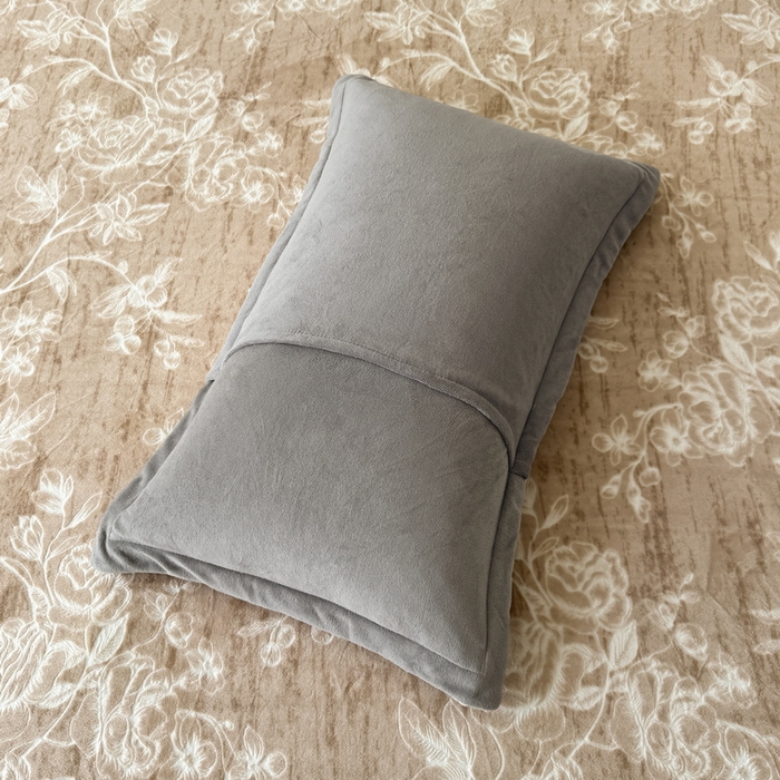 91家纺网 家纺一手货源 找家纺 LIFE.丽芙 2025秋冬新款A类牛奶绒加厚立体雕花压线宽边枕套 花蹊听雨 咖