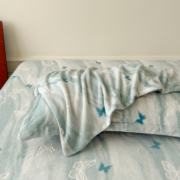 91家纺网 家纺一手货源 找家纺 （总）LIFE.丽芙 2025秋冬新款A类牛奶绒加厚立体雕花压线宽边枕套