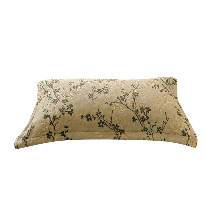 91家纺网 家纺一手货源 找家纺 LIFE.丽芙 2025秋冬新款A类牛奶绒加厚立体雕花压线宽边枕套 山茶花语-绿