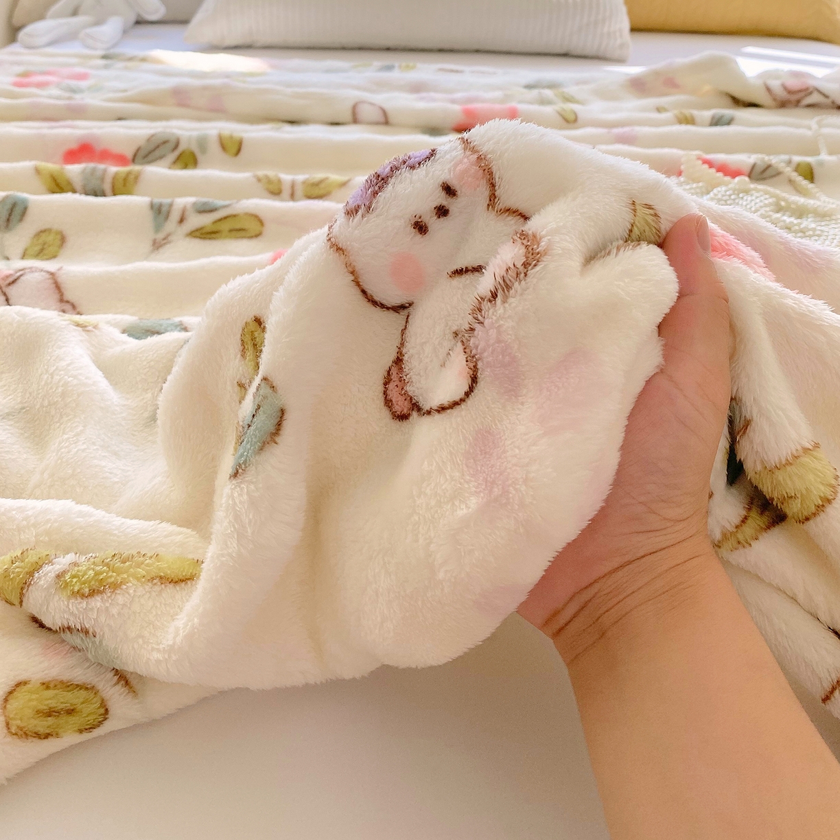 91家纺网 家纺一手货源 找家纺 爱彼家纺 2025秋冬新款高克重简约印花泡泡绒毯多功能毯毛毯毯子 青青小免