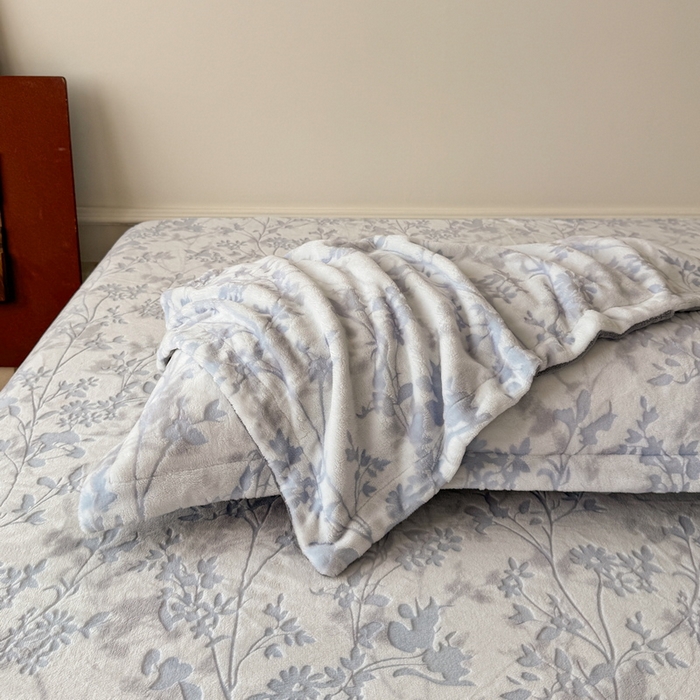 （总）LIFE.丽芙 2025秋冬新款A类牛奶绒加厚立体雕花压线宽边枕套