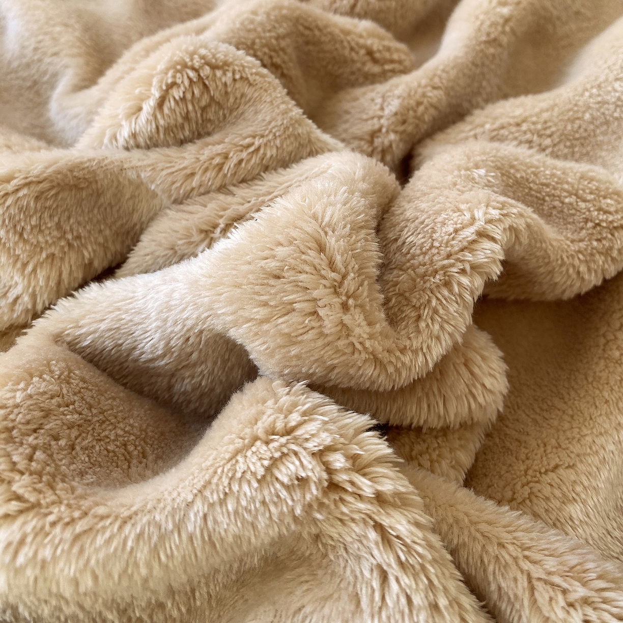 91家纺网 家纺一手货源 找家纺 爱彼家纺 2025秋冬新款高克重简约印花泡泡绒毯多功能毯毛毯毯子 香槟色