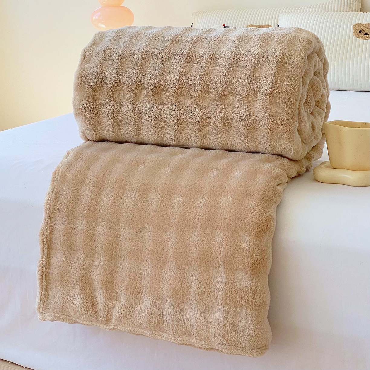 91家纺网 家纺一手货源 找家纺 爱彼家纺 2025秋冬新款高克重简约印花泡泡绒毯多功能毯毛毯毯子 香槟色