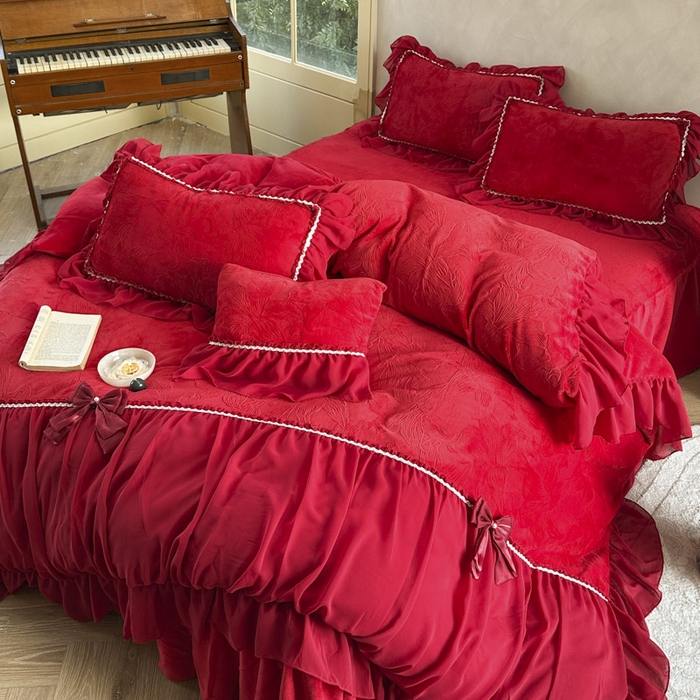 91家纺网 家纺一手货源 找家纺 （总）亲亲公主 2025新款230克雕花牛奶绒保暖床裙四件套-卡罗拉大红蝴蝶结