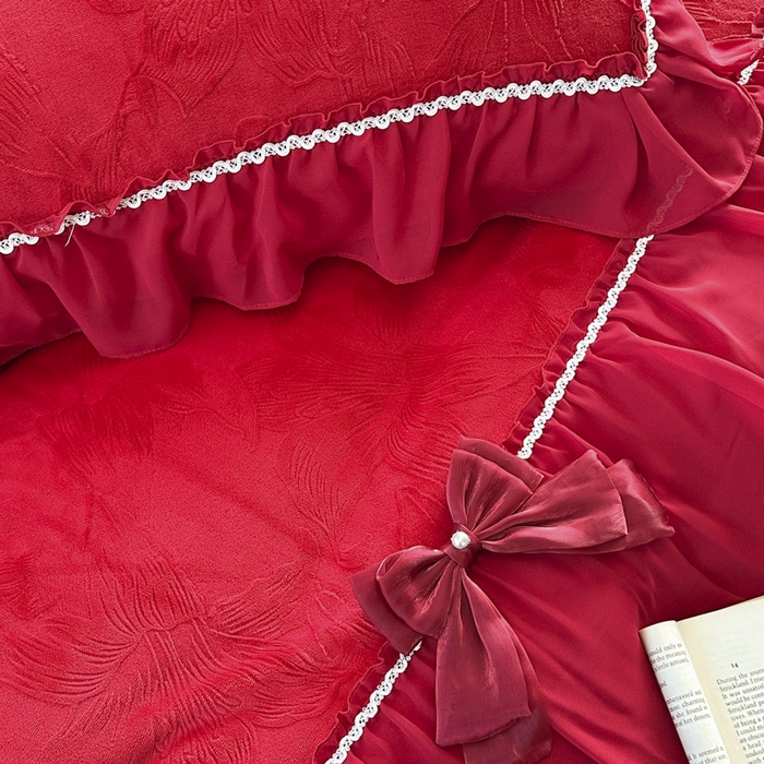 91家纺网 家纺一手货源 找家纺 （总）亲亲公主 2025新款230克雕花牛奶绒保暖床裙四件套-卡罗拉大红蝴蝶结