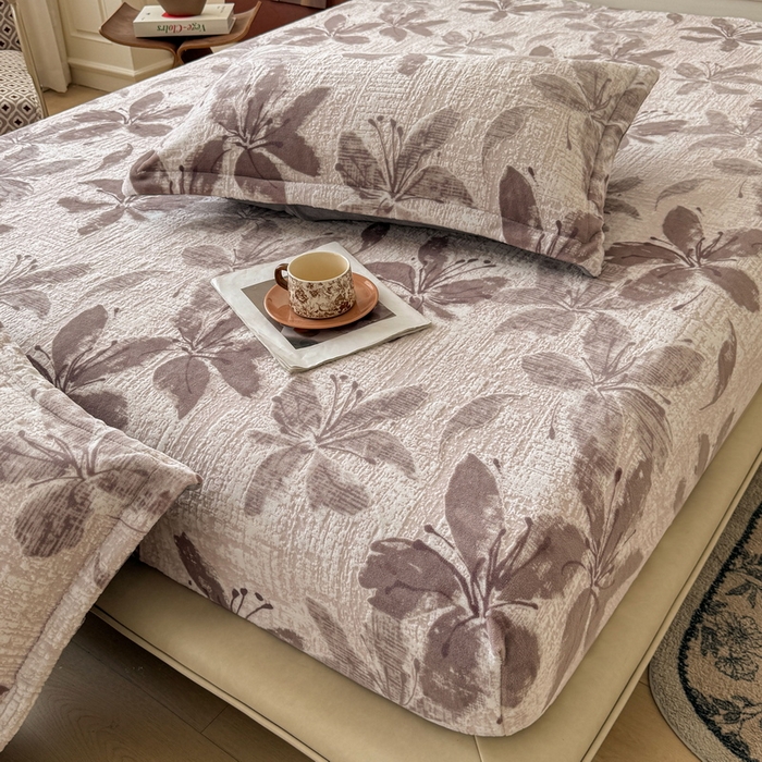 91家纺网 家纺一手货源 找家纺 LIFE.丽芙 2025秋冬新款A类牛奶绒加厚立体雕花压线宽边枕套 素花疏影-豆沙