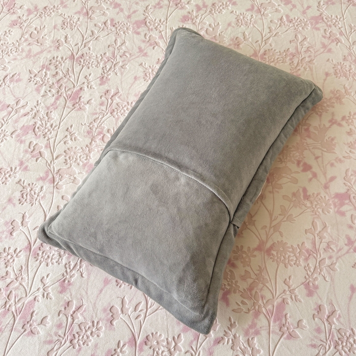 91家纺网 家纺一手货源 找家纺 LIFE.丽芙 2025秋冬新款A类牛奶绒加厚立体雕花压线宽边枕套 花朝梦-粉