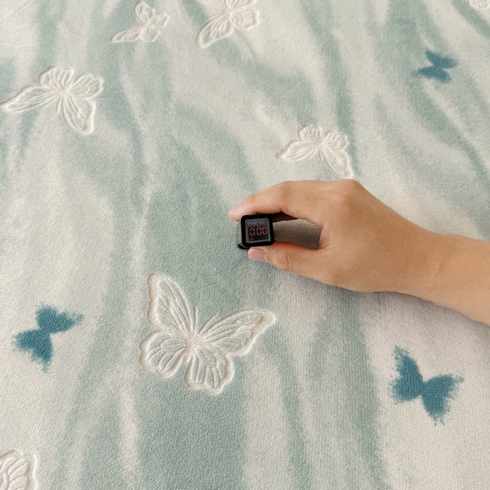 91家纺网 家纺一手货源 找家纺 LIFE.丽芙 2025秋冬新款A类牛奶绒加厚立体雕花压线宽边枕套 镜花蝶梦-绿