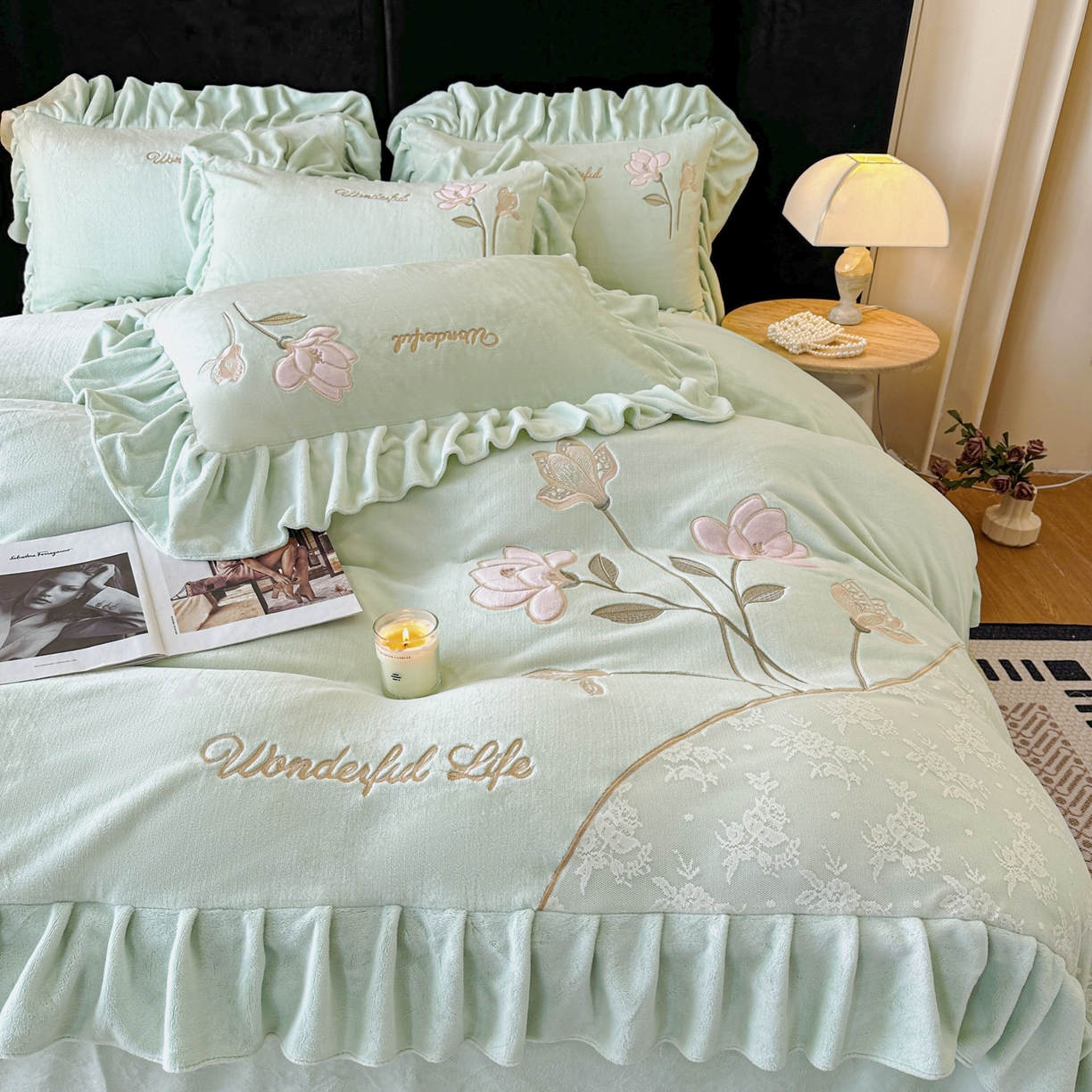 91家纺网 家纺一手货源 找家纺 民新家纺 2025新款牛奶绒刺绣花边四件套-挚爱 挚爱-青柠绿