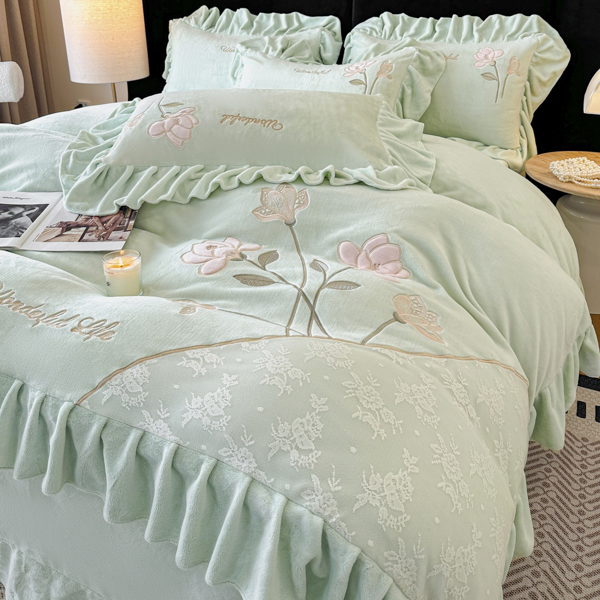 91家纺网 家纺一手货源 找家纺 民新家纺 2025新款牛奶绒刺绣花边四件套-挚爱 挚爱-青柠绿