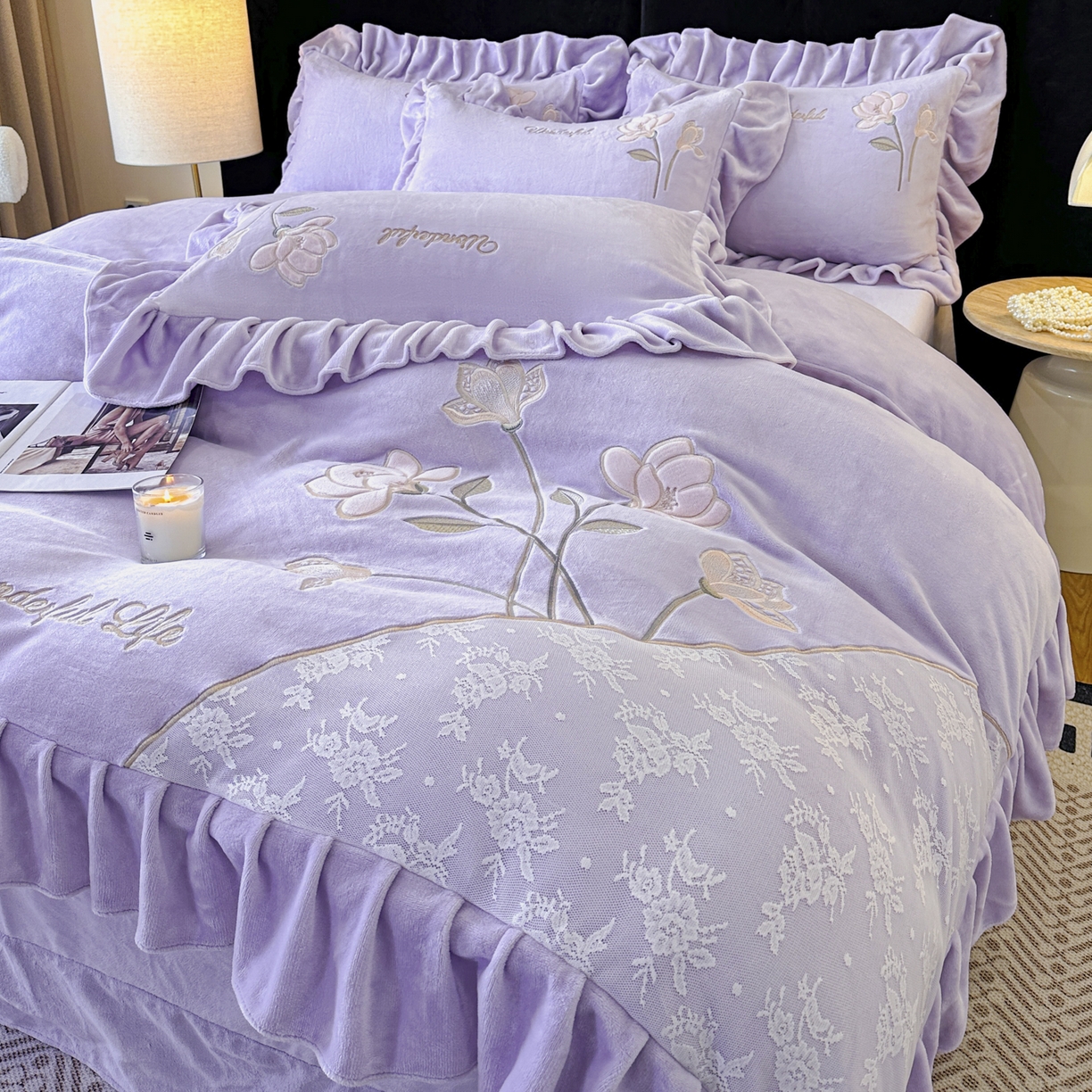 91家纺网 家纺一手货源 找家纺 民新家纺 2025新款牛奶绒刺绣花边四件套-挚爱 挚爱-浅紫
