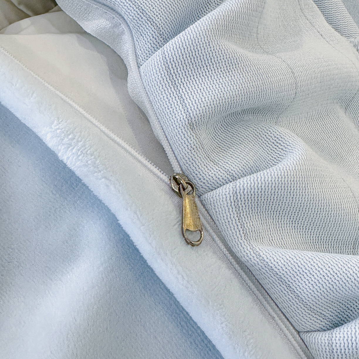 91家纺网 家纺一手货源 找家纺 民新家纺 2025新款牛奶绒刺绣花边四件套-挚爱 挚爱-浅蓝