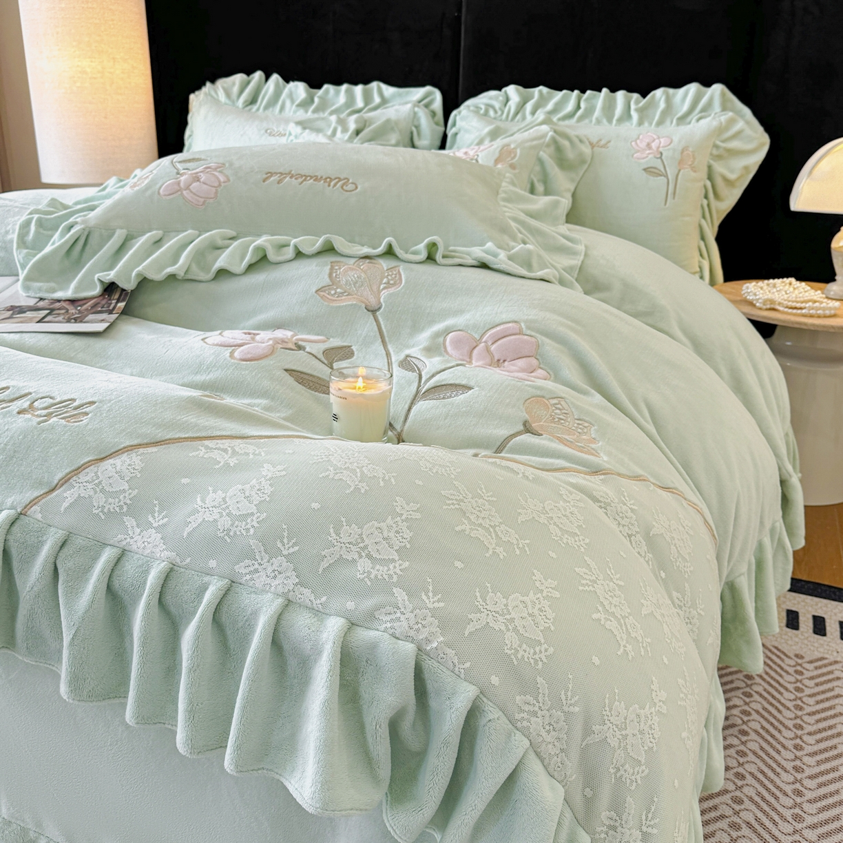 91家纺网 家纺一手货源 找家纺 民新家纺 2025新款牛奶绒刺绣花边四件套-挚爱 挚爱-青柠绿