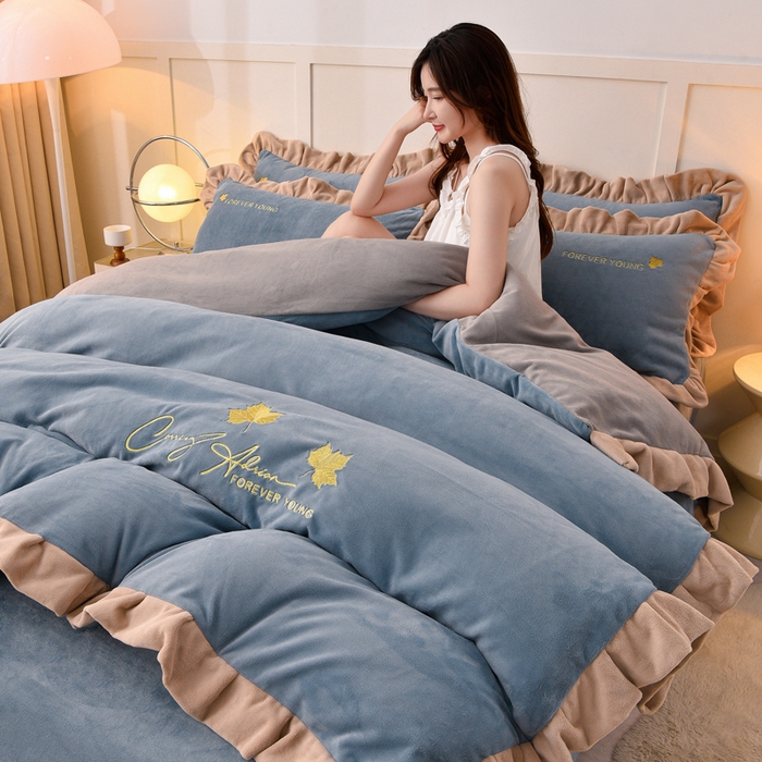 91家纺网 家纺一手货源 找家纺 湘雪家居  2025新款高克重纯色刺绣牛奶绒床单款系列四件套-提供买家秀 钟爱款-宾利兰