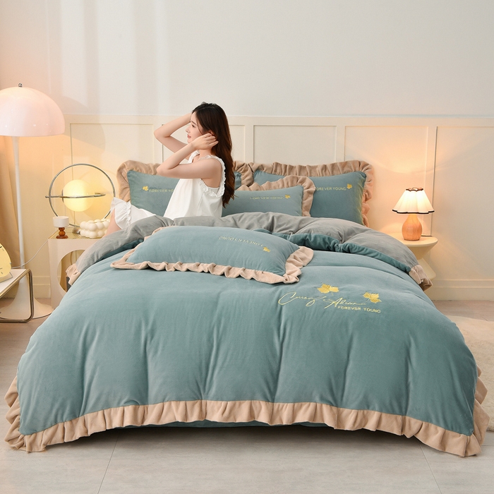 91家纺网 家纺一手货源 找家纺 湘雪家居  2025新款高克重纯色刺绣牛奶绒床单款系列四件套-提供买家秀 钟爱款-草绿色