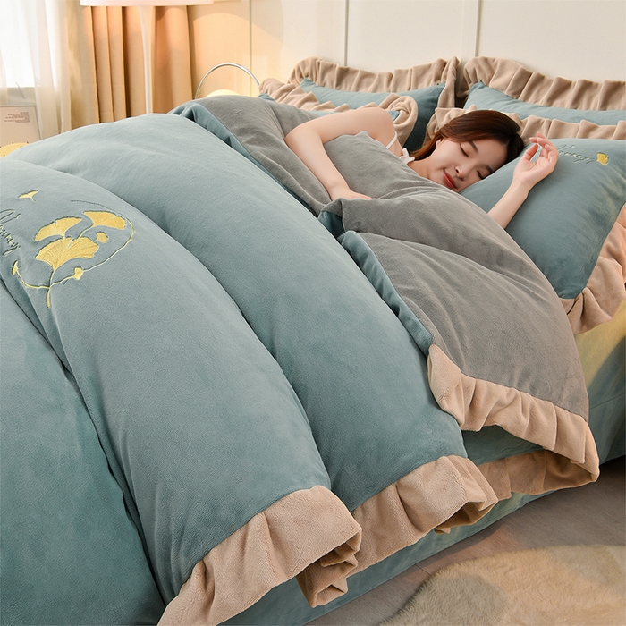 91家纺网 家纺一手货源 找家纺 湘雪家居  2025新款高克重纯色刺绣牛奶绒床单款系列四件套-提供买家秀 星语款-草绿色