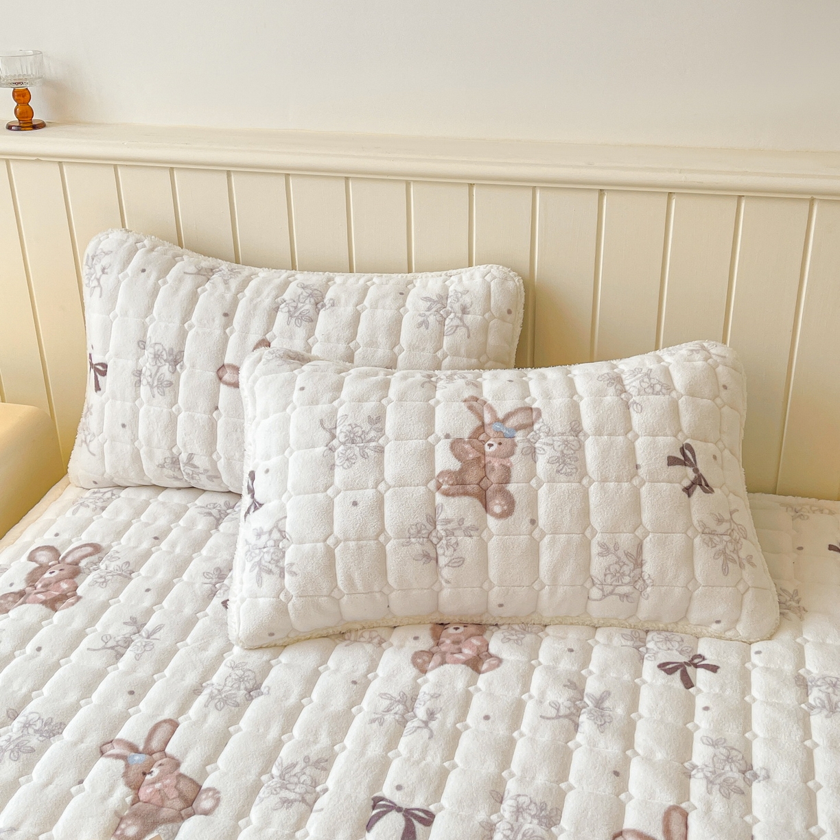 91家纺网 家纺一手货源 找家纺 （总）LIFE.丽芙 2025秋冬新款A类牛奶绒加厚保暖夹棉枕套-包边款