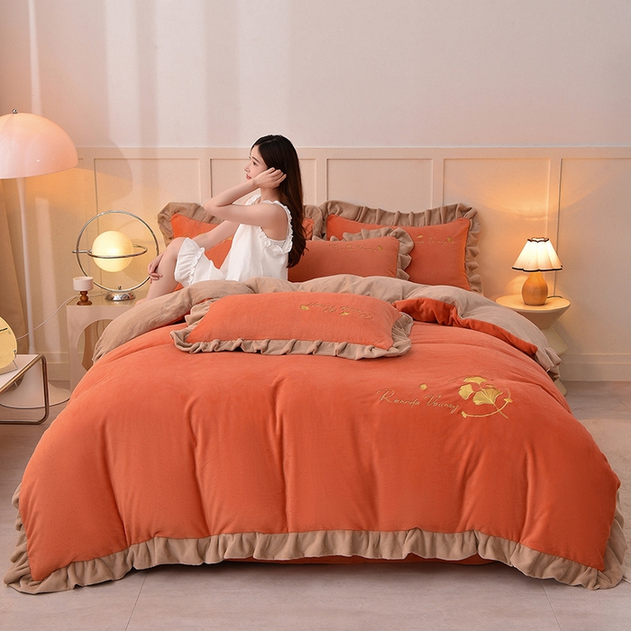 91家纺网 家纺一手货源 找家纺 湘雪家居  2025新款高克重纯色刺绣牛奶绒床单款系列四件套-提供买家秀 星语款-橙橘色