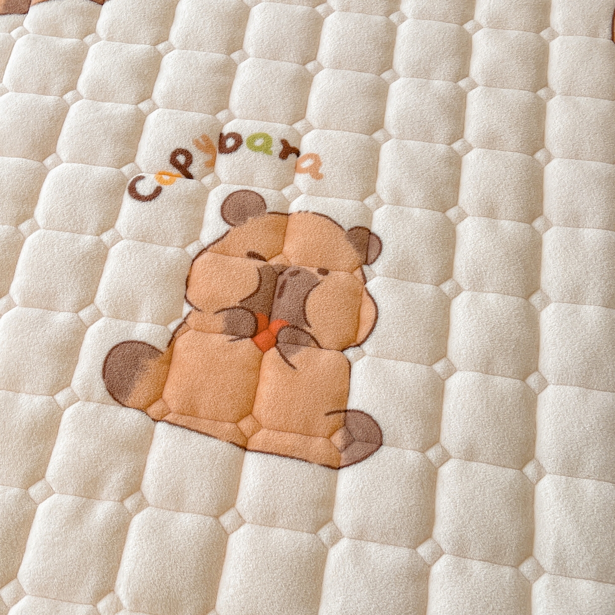 91家纺网 家纺一手货源 找家纺 LIFE.丽芙 2025秋冬新款A类牛奶绒加厚保暖夹棉枕套-包边款 麦麦卡皮