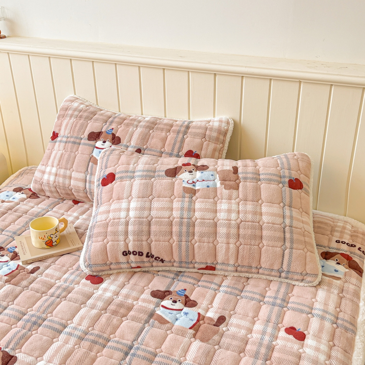 91家纺网 家纺一手货源 找家纺 （总）LIFE.丽芙 2025秋冬新款A类牛奶绒加厚保暖夹棉枕套-包边款