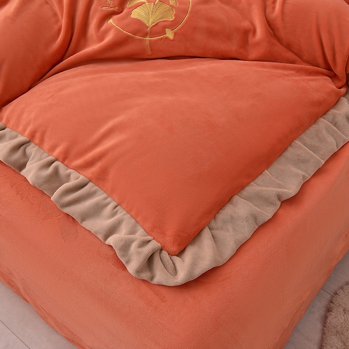 91家纺网 家纺一手货源 找家纺 湘雪家居  2025新款高克重纯色刺绣牛奶绒床单款系列四件套-提供买家秀 星语款-橙橘色