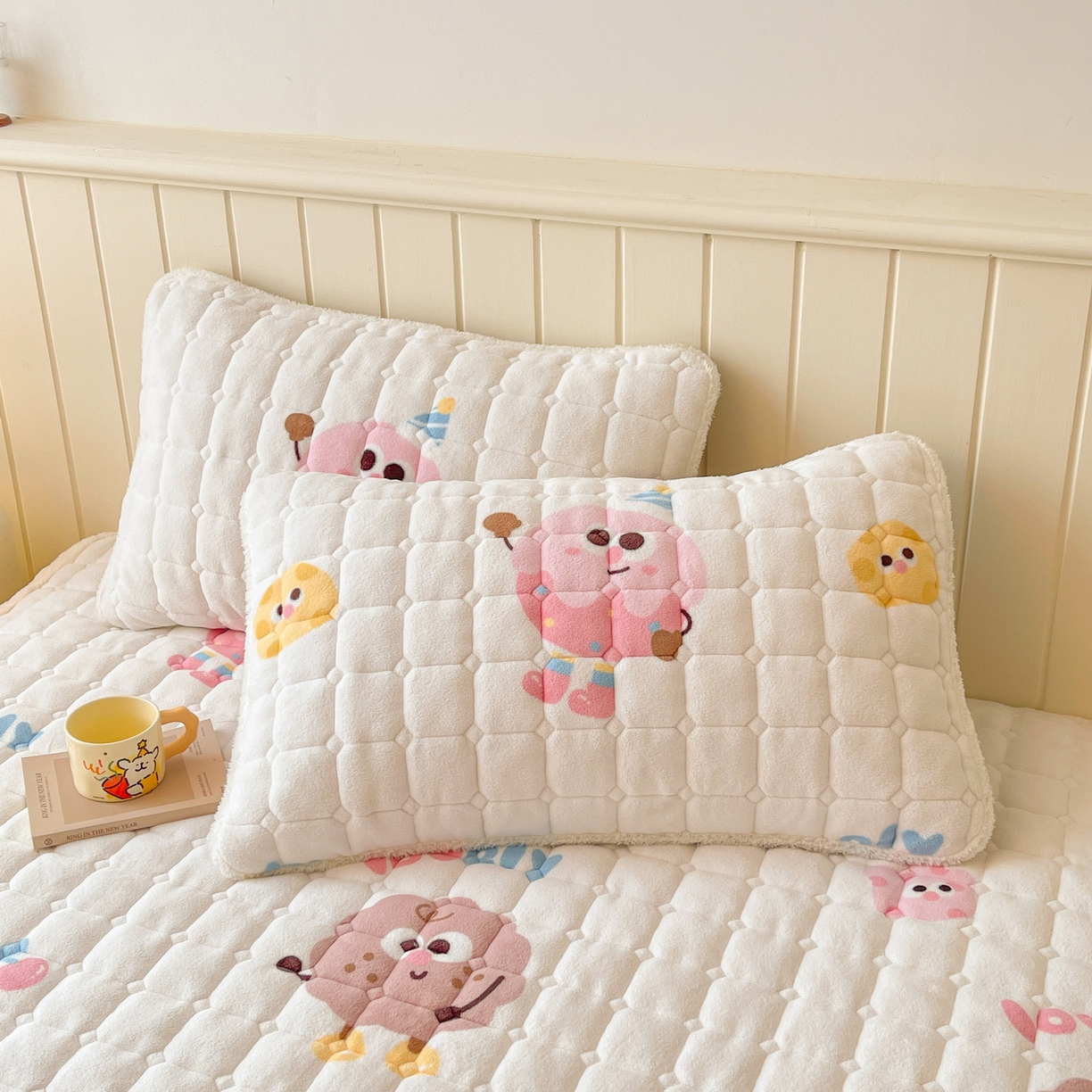 91家纺网 家纺一手货源 找家纺 （总）LIFE.丽芙 2025秋冬新款A类牛奶绒加厚保暖夹棉枕套-包边款