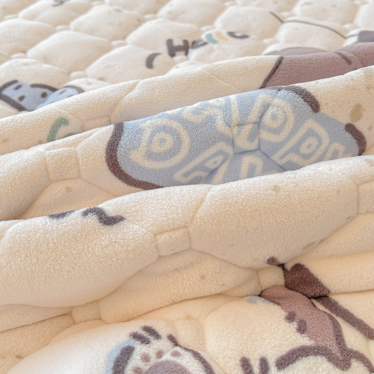 91家纺网 家纺一手货源 找家纺 LIFE.丽芙 2025秋冬新款A类牛奶绒加厚保暖夹棉枕套-包边款 萌喵酷狗